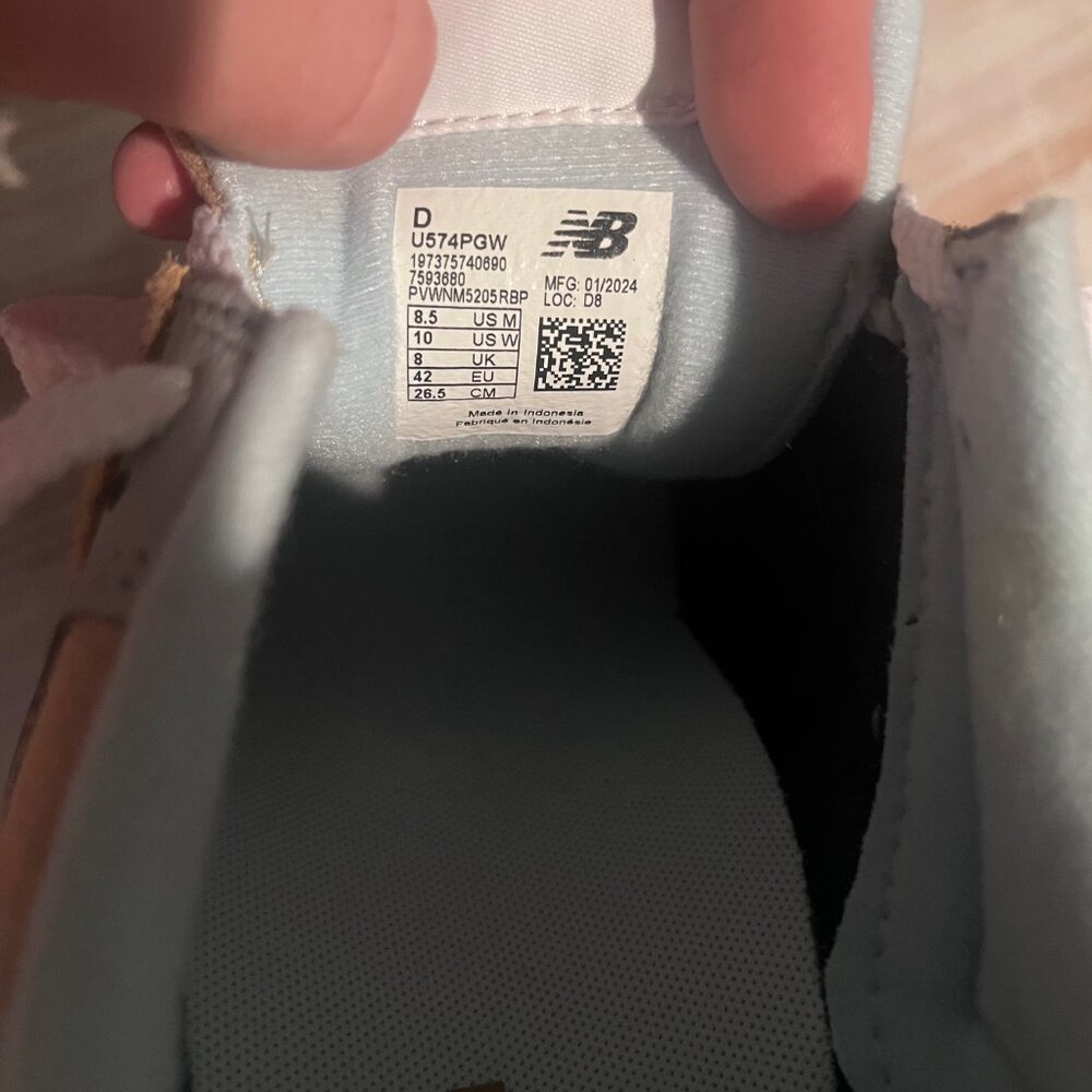 New Balance 574 Sneakers, Gold/Mustard Yellow, W10, NWOT - Picture 7 of 7